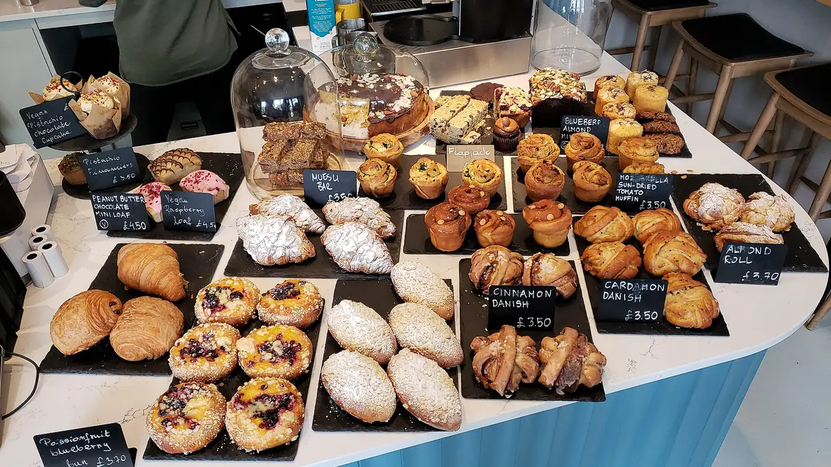 Tropical Bakeries – bakery in Northampton town centre